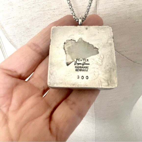 Jorgen Jensen pewter square pendant with green agate stone - Picture 4 of 12